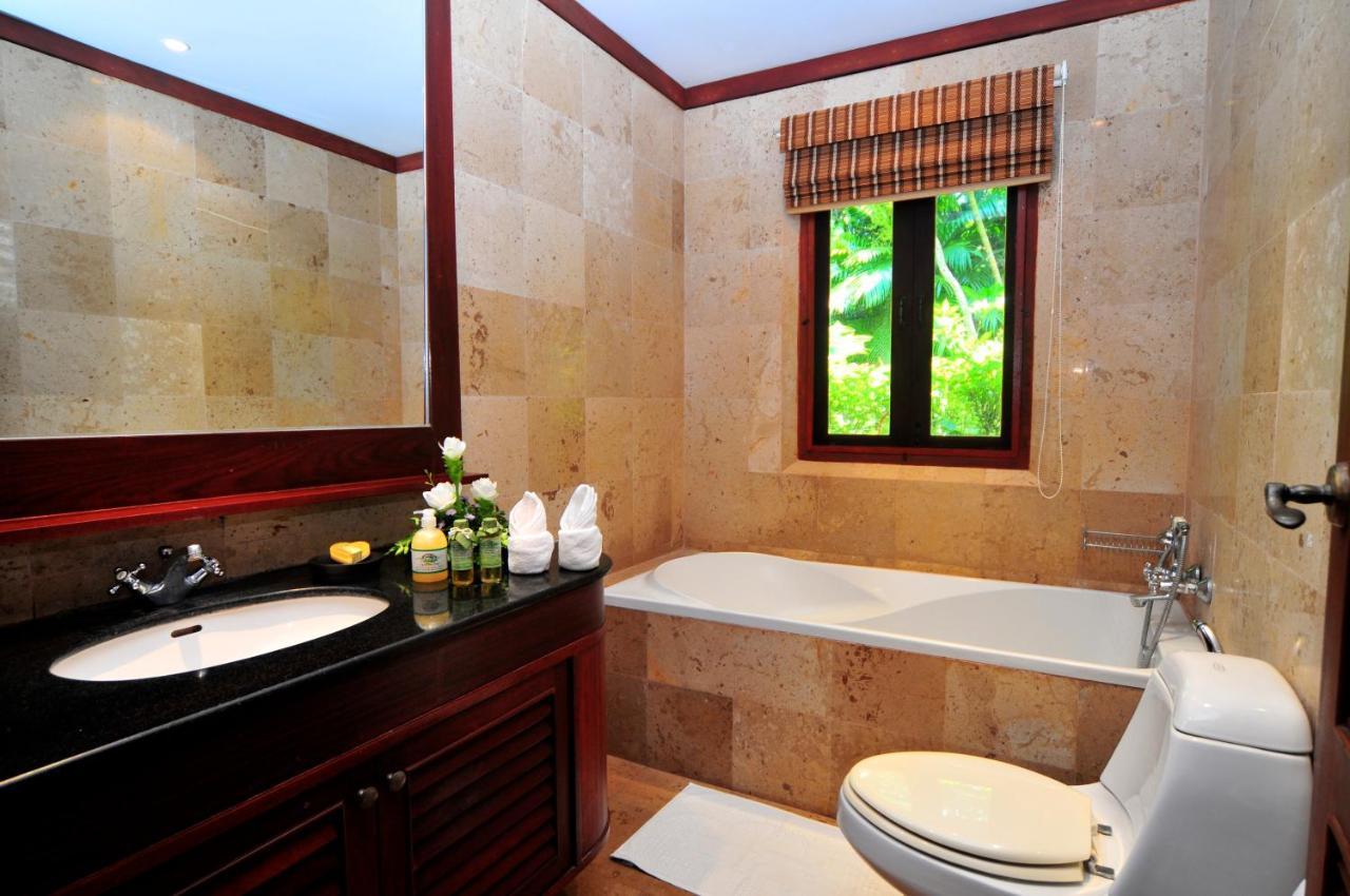 Nakawanna Villa Phuket Buitenkant foto
