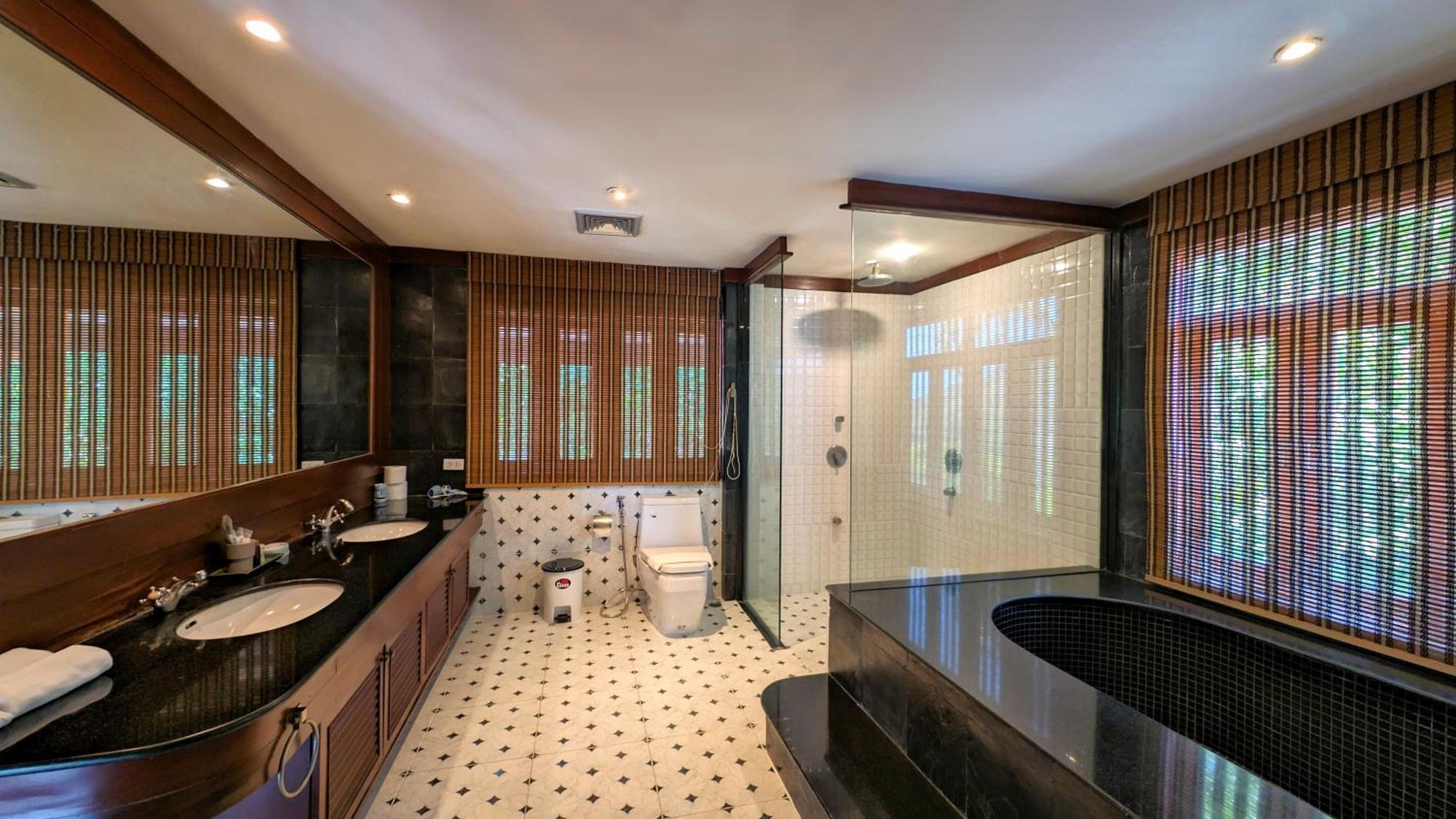 Nakawanna Villa Phuket Buitenkant foto